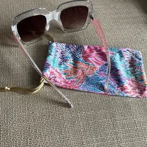 Lilly Pulitzer Oversized Sunglasses - NEVER WORN Lilly Pulitzer | Accessories | Lilly Pulitzer Oversized  main image 4